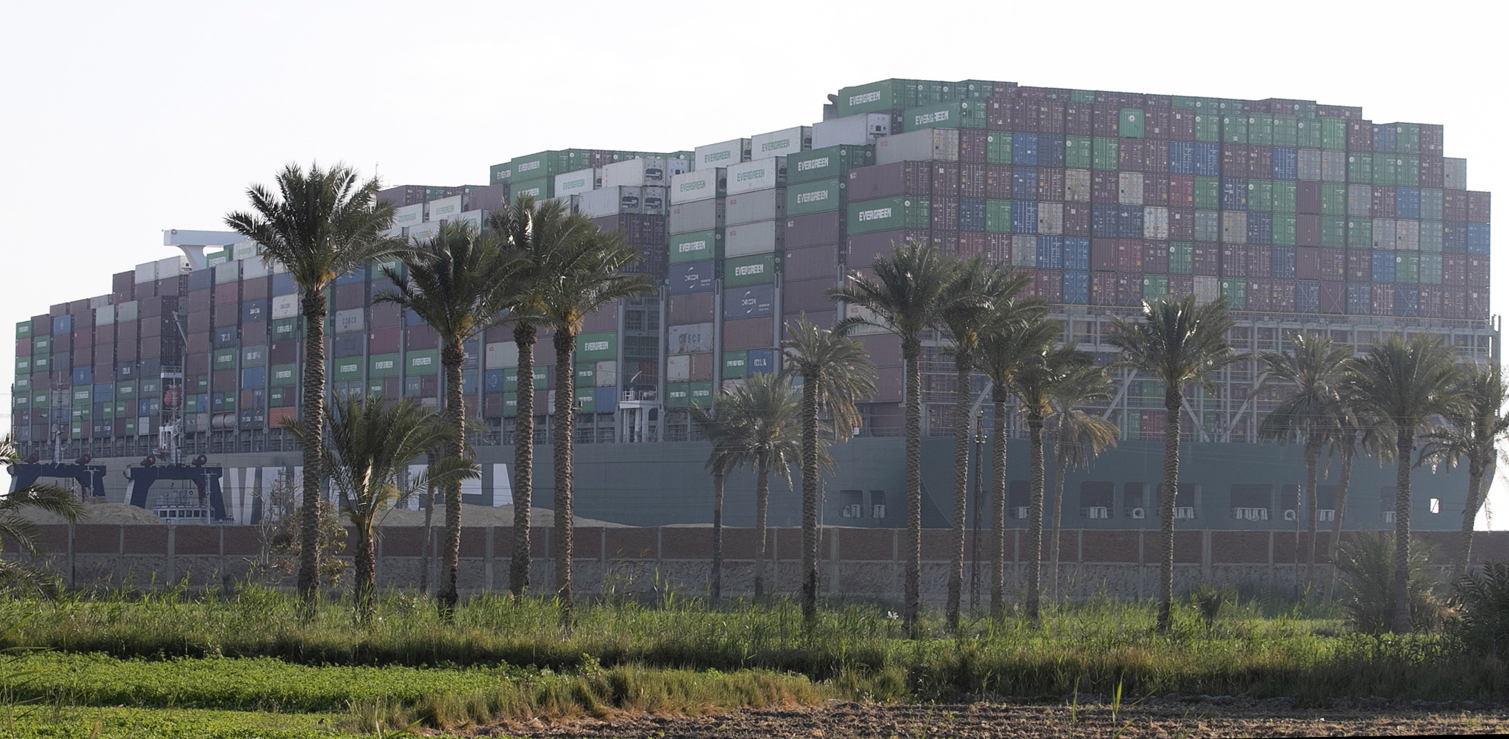 Sueco kanalą blokuojantis laivas gali būti patrauktas šeštadienį - Respublika.lt - Naujienų ir žinių portalas