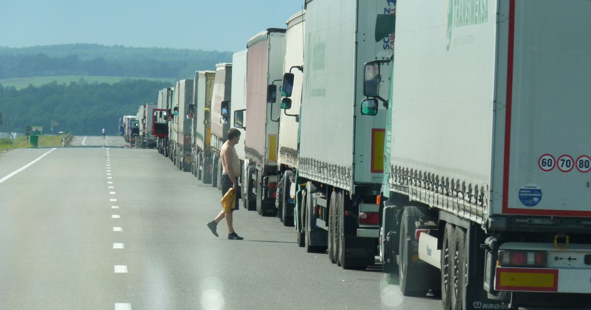 Spór o wyższe płace dla przewoźników: apele o zmianę systemu naliczania – Respublika.lt