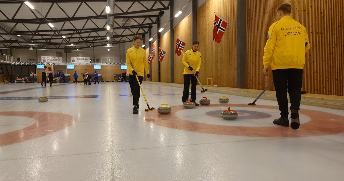 Det litauiske juniorlaget i curling har vunnet seire i Norge og fått erfaring – Respublika.lt