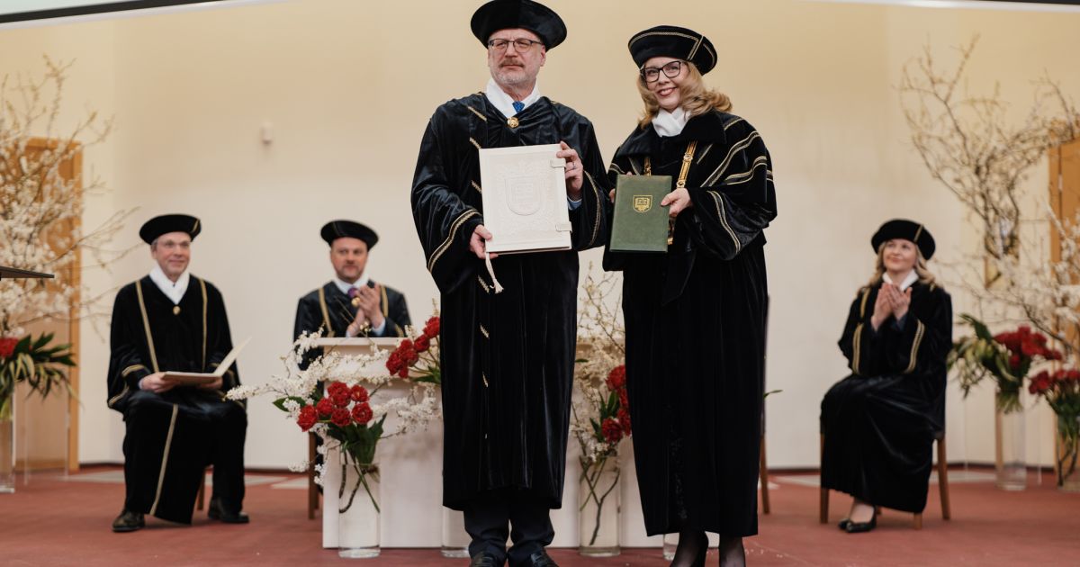 Prezydent Łotwy E. Levitas otrzymał od MRU insygnia doktoratu honoris causa – Respublika.lt