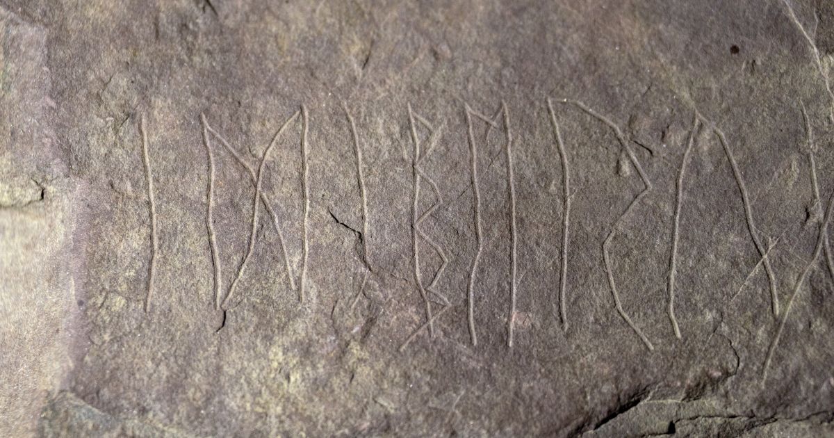 Forskere har oppdaget den eldste steinen i verden med runer – Respublika.lt