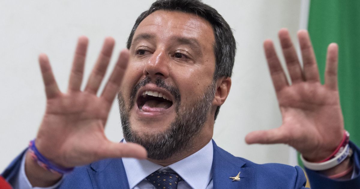 “L’Italia non è un campo profughi europeo”.  Salvini ha lanciato la campagna elettorale a Lampedusa – Respublika.lt