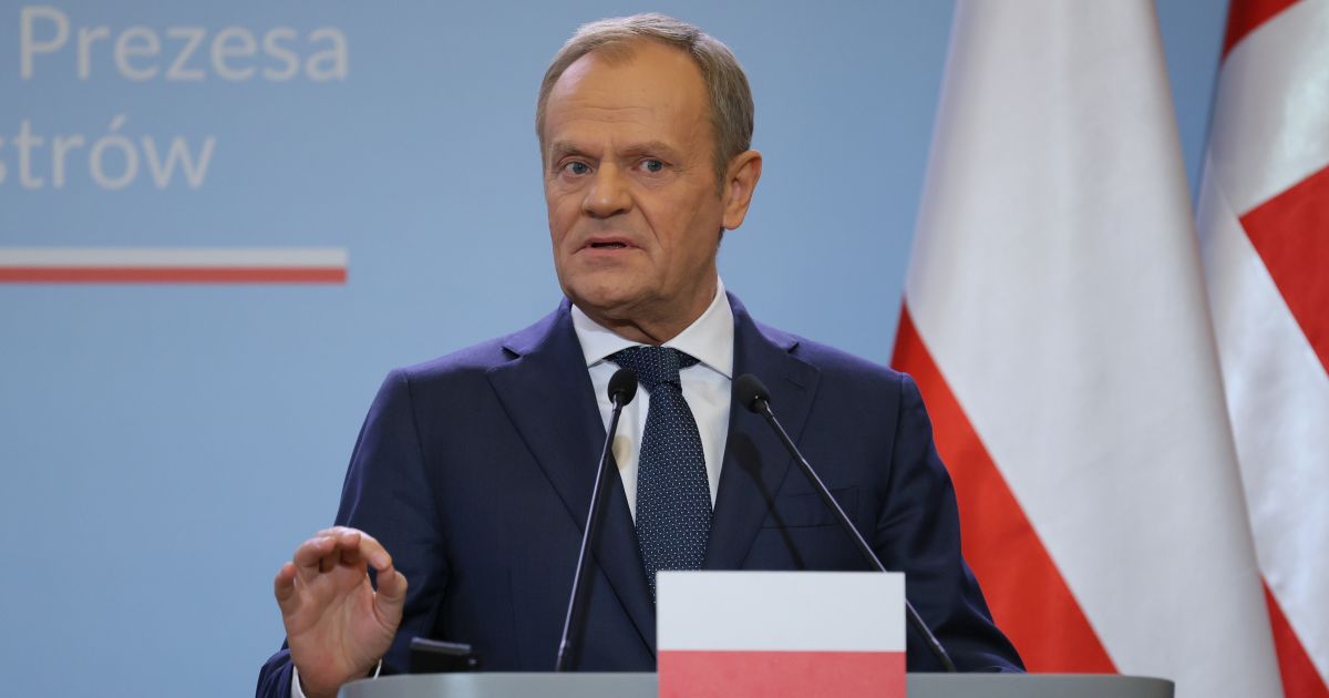 D. Tuskas prosi A. Dudę o bliższy komentarz do jego oświadczenia, że ​​Polska jest gotowa przyjąć broń nuklearną – Respublika.lt