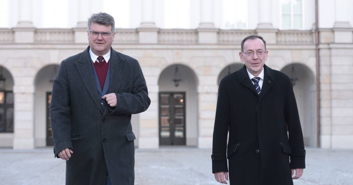 Lenkijoje du kaleti nuteisti Członkowie Seimo ukryli się w pałacu prezydenckim – Respublika.lt