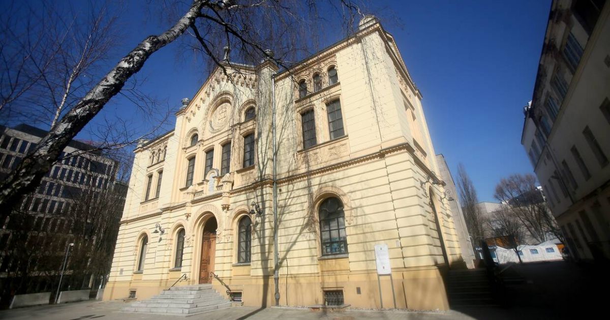 Polscy urzędnicy potępili atak na jedną z warszawskich synagog – Respublika.lt
