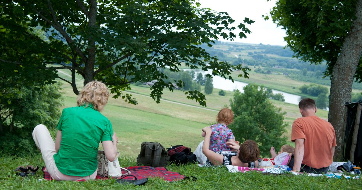 Lietuviai vis dažniau keliauja po Lietuvą, bet daug kur susiduria su